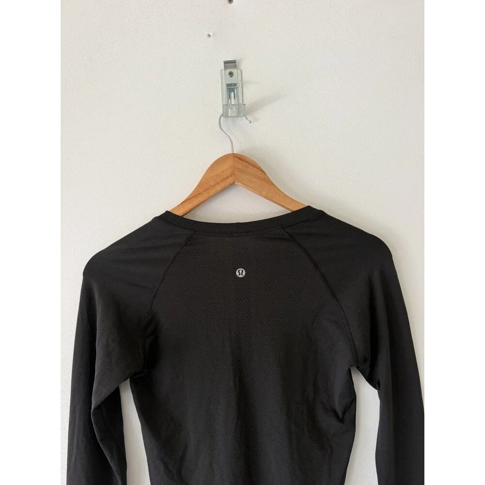 Lululemon Swiftly Tech 2.0 Shirt Size 6 Black Athletic Workout Gym Top